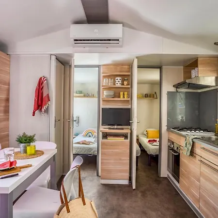 キャンプ場 キャンピング ル ボワ フルリ