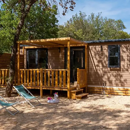 Camping Le Bois Fleuri 5*
