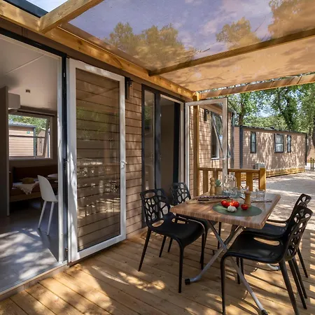 Le Bois Fleuri Camping 5*