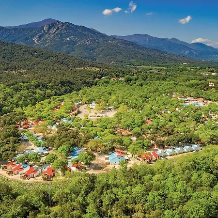 Parque de Campismo Le Bois Fleuri 5*