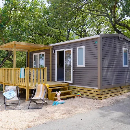 キャンピング ル ボワ フルリ 5*