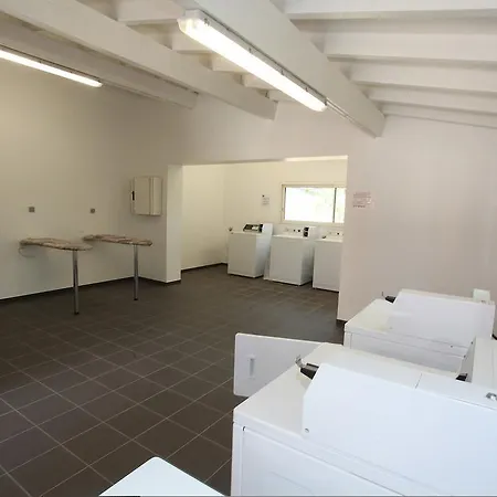 キャンピング ル ボワ フルリ キャンプ場