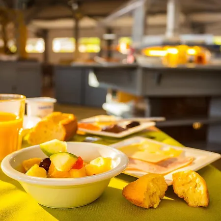 キャンピング ル ボワ フルリ 5* アルジェレス・シュル・メール