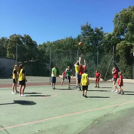 キャンプ場 キャンピング ル ボワ フルリ 5*