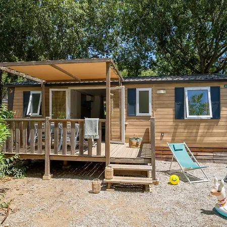 Le Bois Fleuri Camping 5*