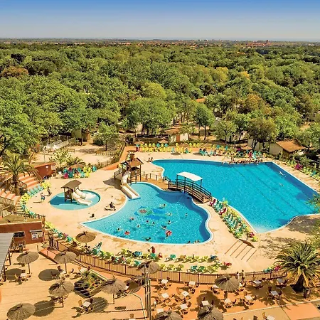 Camping Le Bois Fleuri 5*