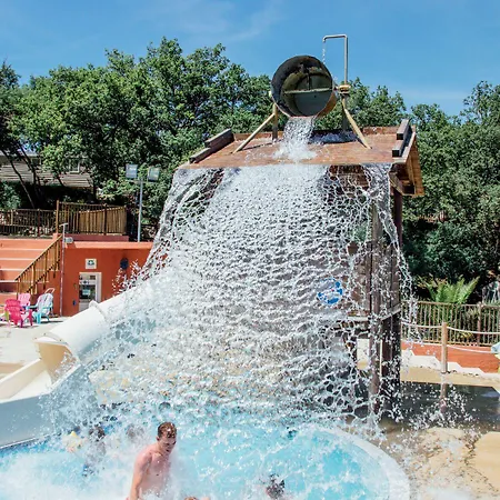 Campsite Camping Le Bois Fleuri 5*