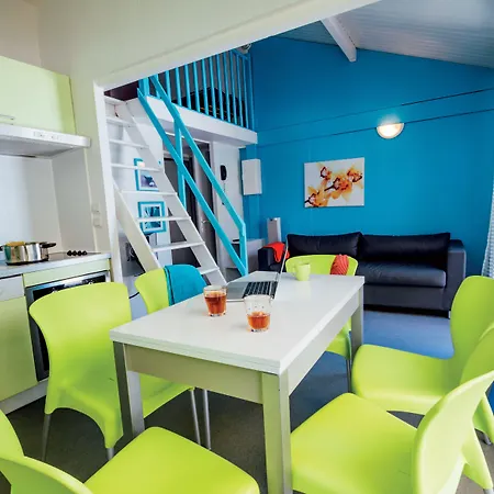 Le Bois Fleuri Camping 5*