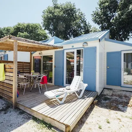 Campsite Camping Le Bois Fleuri