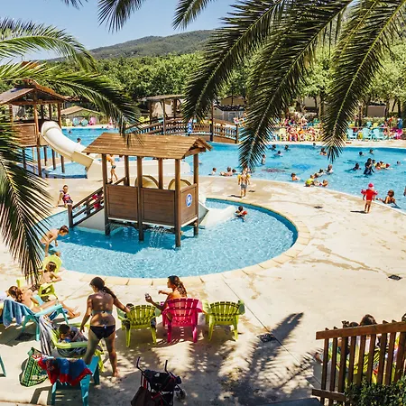 Campsite Camping Le Bois Fleuri 5*