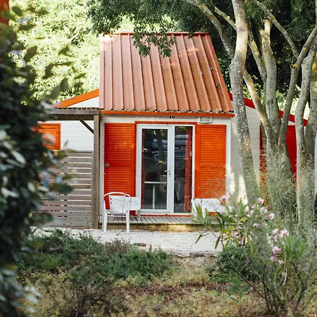 Camping Le Bois Fleuri Campsite 5*