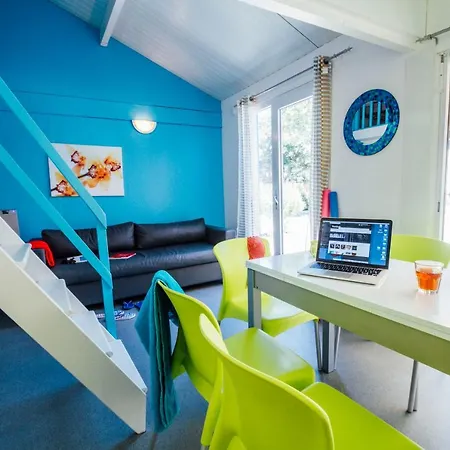 Campsite Camping Le Bois Fleuri